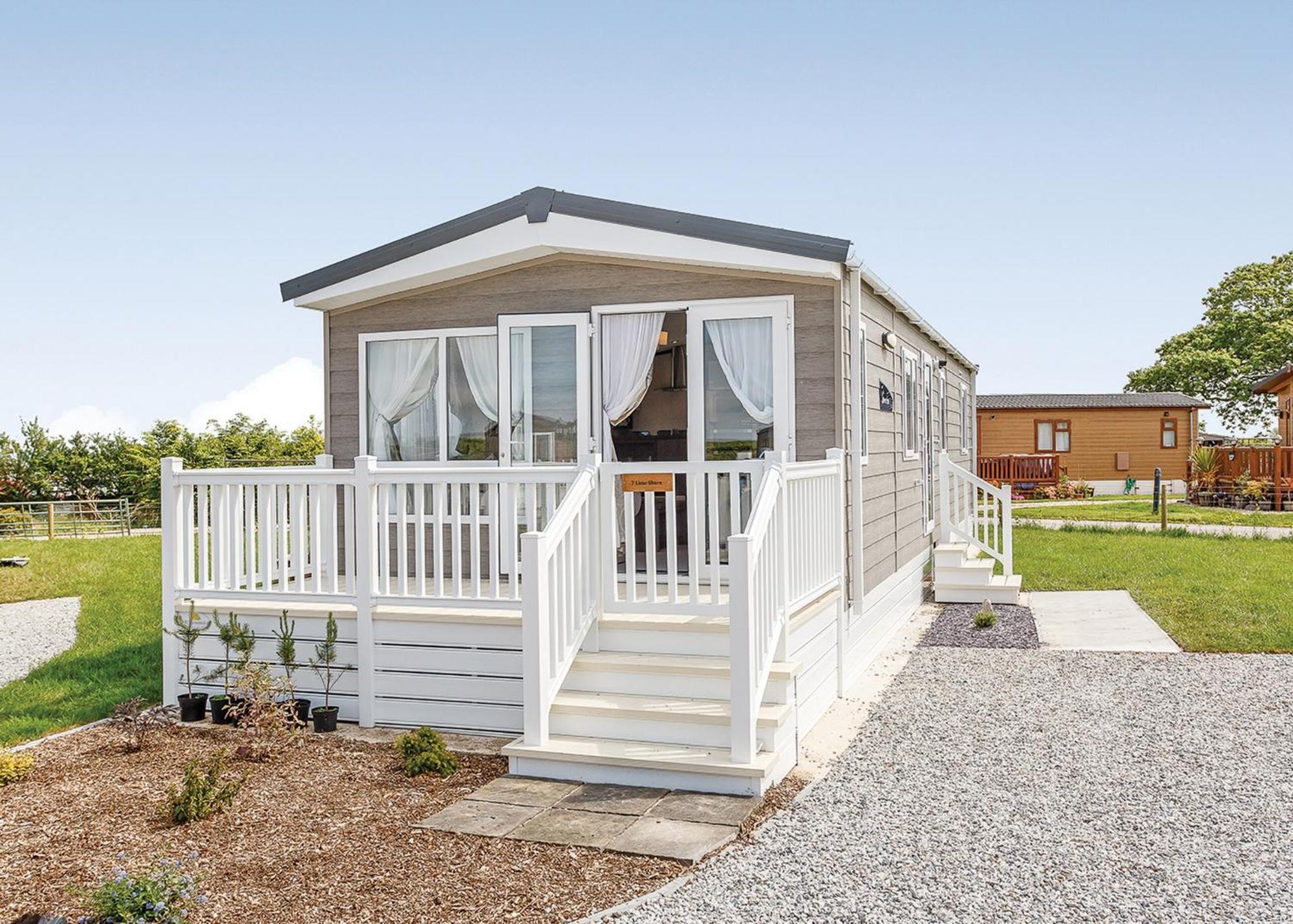 Looe Coastal Retreat Hotel Exterior photo
