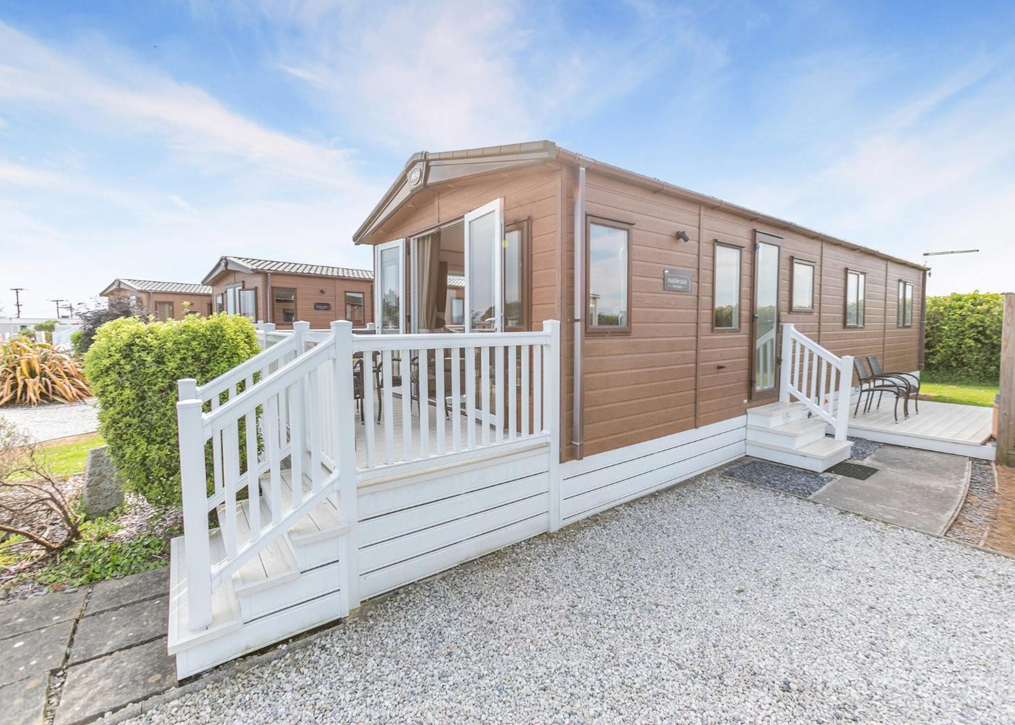 Looe Coastal Retreat Hotel Exterior photo